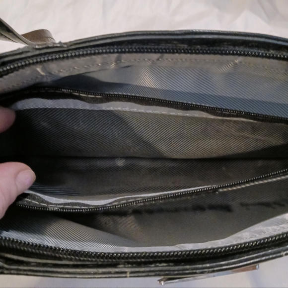 Fashion Shoulder Bag with Damages - Picture 9 of 16